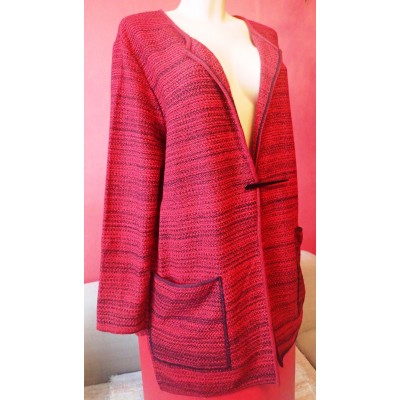 Kabátik červený na sponu